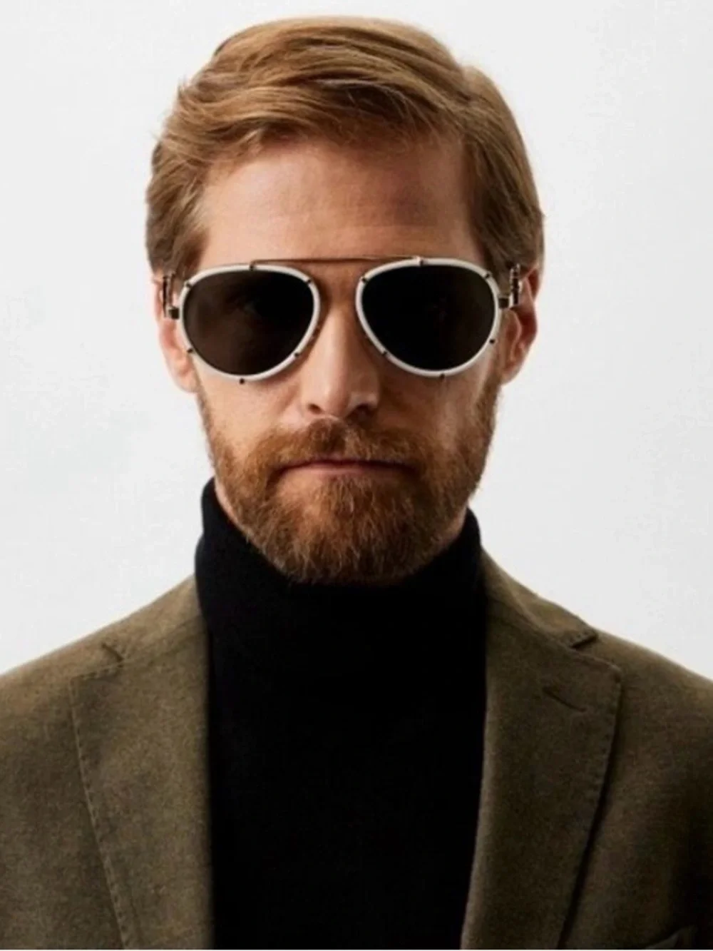 Versace White/Gold Metal Aviator pilot Sunglasses with dramatic logo on temples
